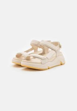 ECCO Chunky- Sandalen Met Plateauzool - Beige -Schoenen Verkoop 2d2918b6a74f40dd8e091c58f926b409