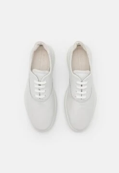 ECCO MinimalistW - Sneakers Laag - White/Shadow White -Schoenen Verkoop 30e8aa8cbfdf467a9b70dd627f51dfea