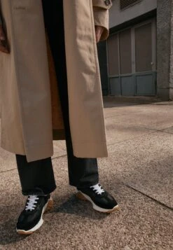 ECCO Retro - Sneakers Laag - Black/White -Schoenen Verkoop 82cf545c06004361bca7d112a6278707