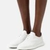 ECCO MinimalistW - Sneakers Laag - White/Shadow White -Schoenen Verkoop b46907f2bfc94036a249501fac9715d7