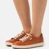 ECCO Sneakers Laag - Cognac
