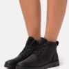 ECCO Bella- Korte Laarzen - Black 2 ECCO Bella- Korte Laarzen - Black -Schoenen Verkoop f80c8bf58b5a4a83a154b8571470d318